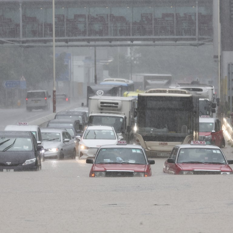 Hong Kong floods: 132 people sent to hospitals, Observatory