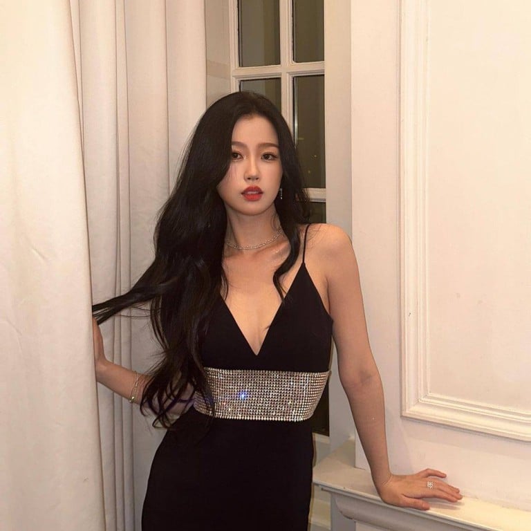 Esther Yu Shuxin loves to try on different looks and share them with her followers. Photo: @estheeerrrrr/Instagram