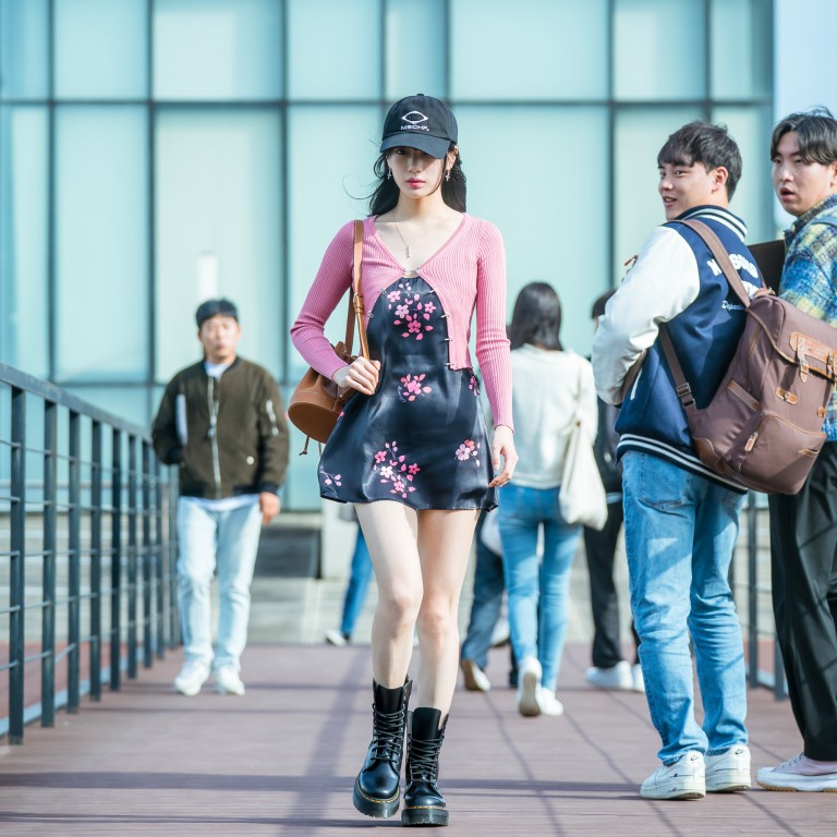 Netflix K Drama Review Doona Bae Suzy Plays A K Pop Superstar In Superficial Drawn Out