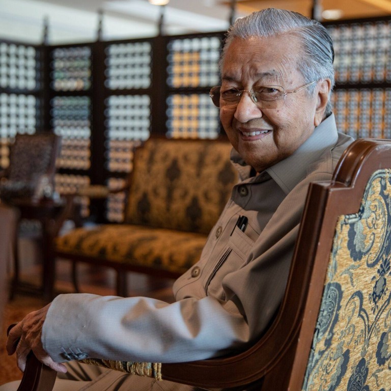 Mahathir Pushes For Pegging Ringgit To US Dollar As Malaysian Currency mahathir-pushes-for-pegging-ringgit-to-us-dollar-as-malaysian-currency