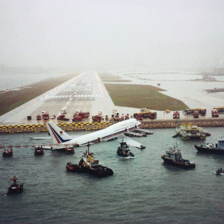 Hong Kongbound China Airlines 605 skids off Kai Tak Airport runway