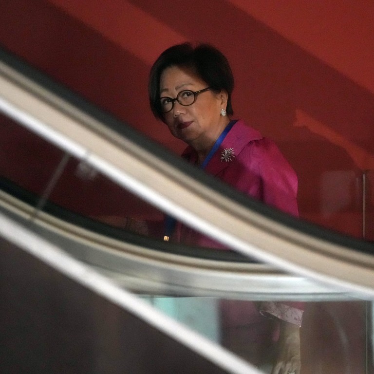 Hong Kong treats top bankers to lavish banquet, cultural show to launch