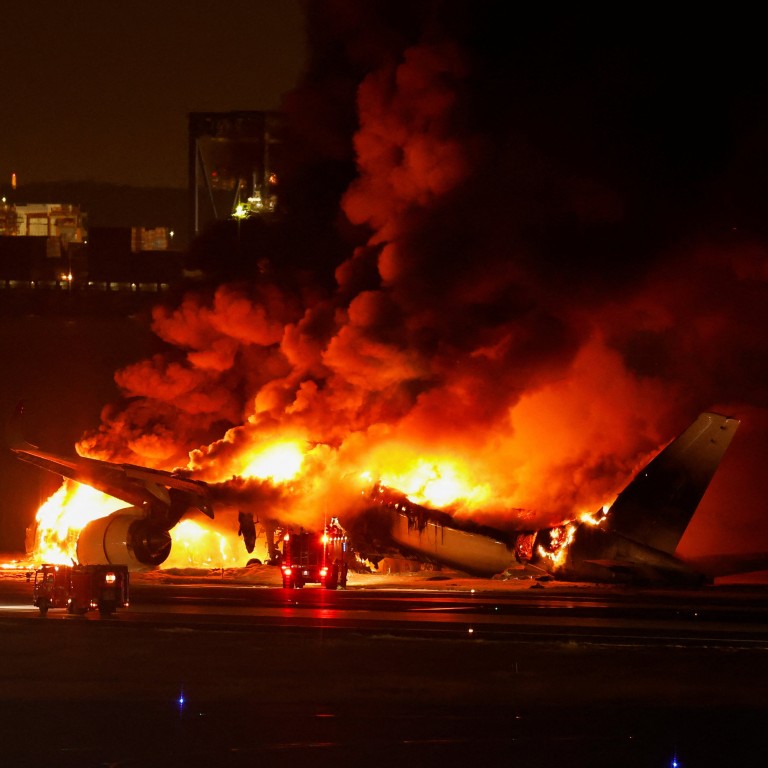 5 killed at Tokyo s Haneda airport as coastguard aircraft hits