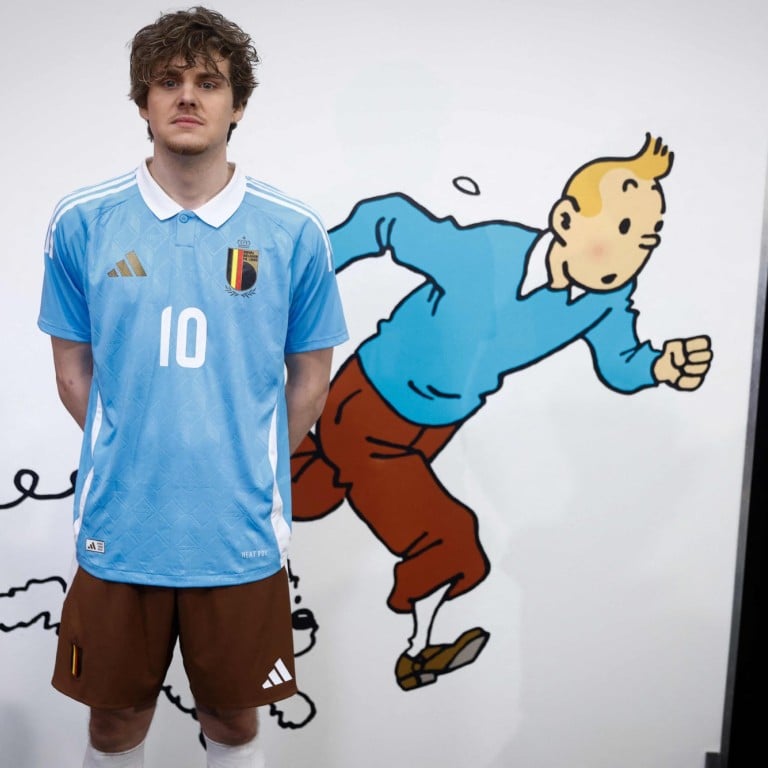 【限定品】 Belgium football book comic to tribute a kit away new team's ウェア