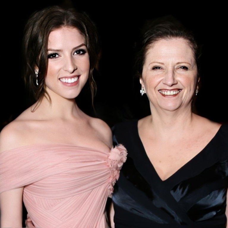 Actress Anna Kendrick, who remains close to mother Janice. Photo: @AnnaKRocks/X