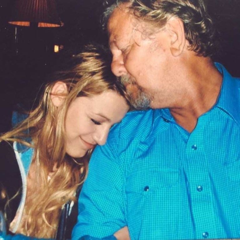 Blake Lively with her late father, Ernie Lively. Photo: @blakelivelybrazil/Instagram