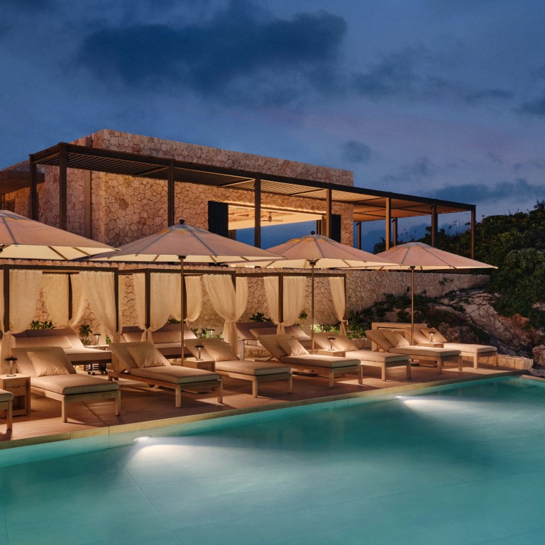 Pacific/エーゲ海 と SUNSET HILLS HOTEL ハイアット・リージェンシー・ワイキキ・ビーチ・リゾート＆スパ