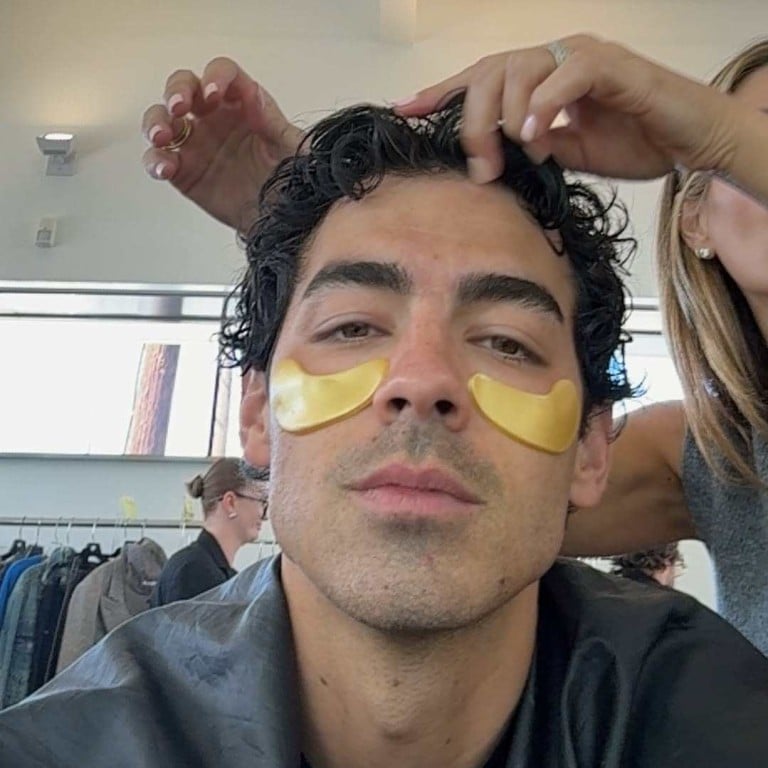Joe Jonas makes under-eye patches look cool. Photo: @joejonas/Instagram