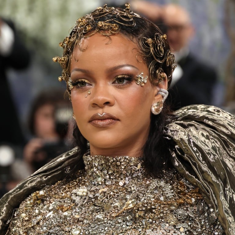Rihanna wears "Desert diamonds" to the 2026 Met Gala. Photo: WireImage