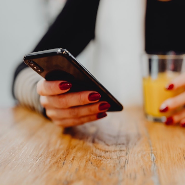 ‘Soo where to eat’, a new bilingual phone app listing vegan and vegetarian restaurants and grocery shops in Hong Kong, is available on Apple iOS and Android systems. Photo: Pexels