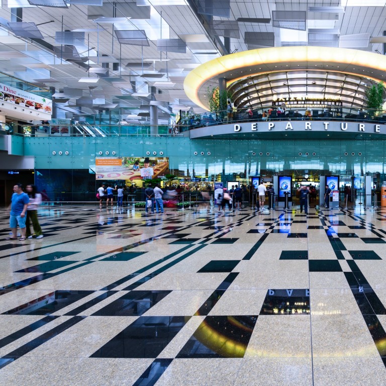 Singapore’s Changi Airport is world-famous for its beautiful architecture, efficient operation, luxurious amenities, and plentiful dining and shopping options. Photo: Trong Nguyen / Shutterstock.com