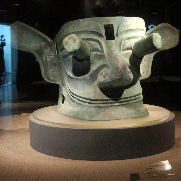 китай поезд саньсиндуй. китай саньсиндуй. маски саньсиндуй. древняя китайская культура саньсиндуй. Genshin impact музей саньсиндуй в поисках реликвий.