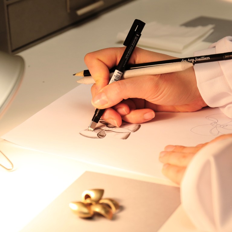 Several courses on high jewellery are available at Van Cleef & Arpels' L'École, School of Jewelry Art.