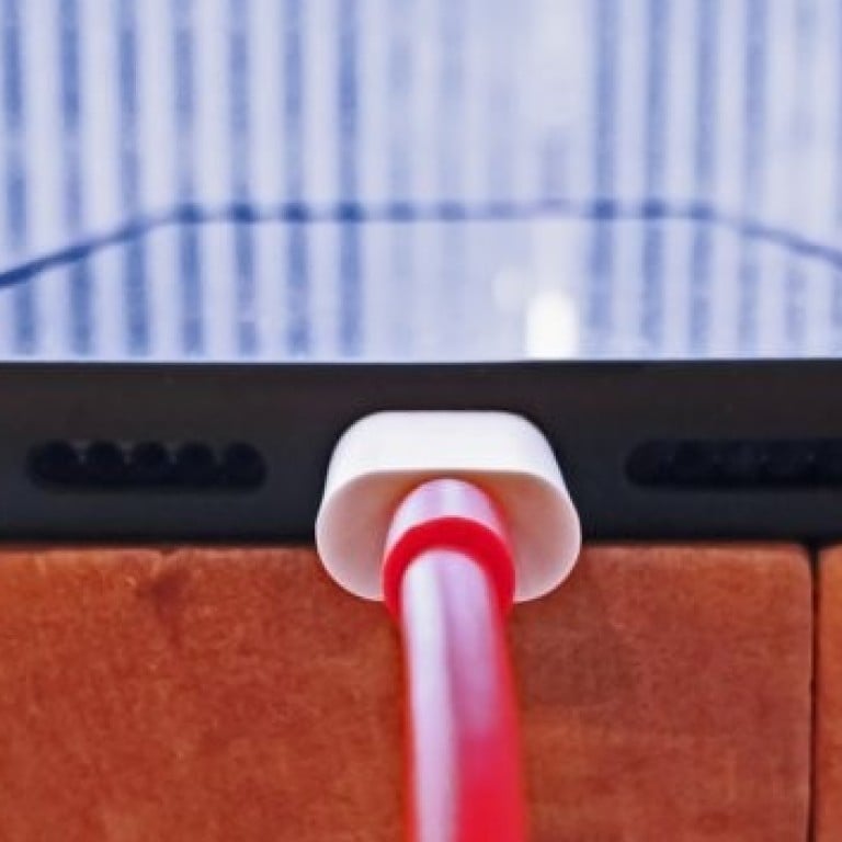 No matter what you do, your phone’s battery charging capacity – and therefore its lifespan – will grow shorter over time as you use it. Photo: Business Insider