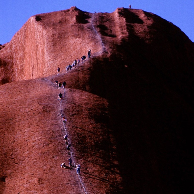 Tourists Rush To Climb Uluru Ahead Of Hiking Ban Bringing Trash Congestion And Overflowing Waste South China Morning Post