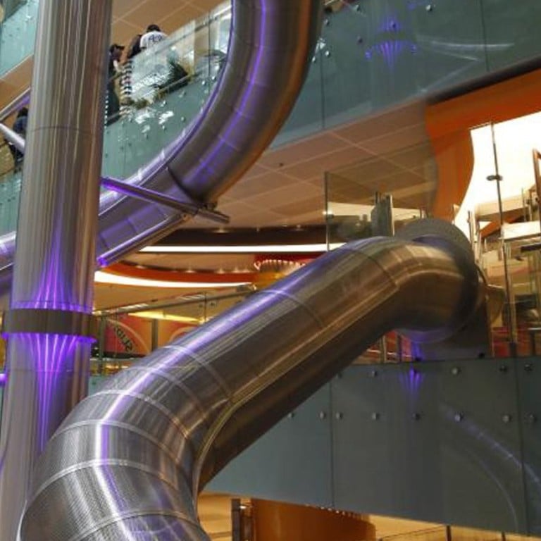 Singapore’s Changi Airport offers two slides for passengers to use – one in Terminal 4, and another in Terminal 3. Photo: Luxurylaunches