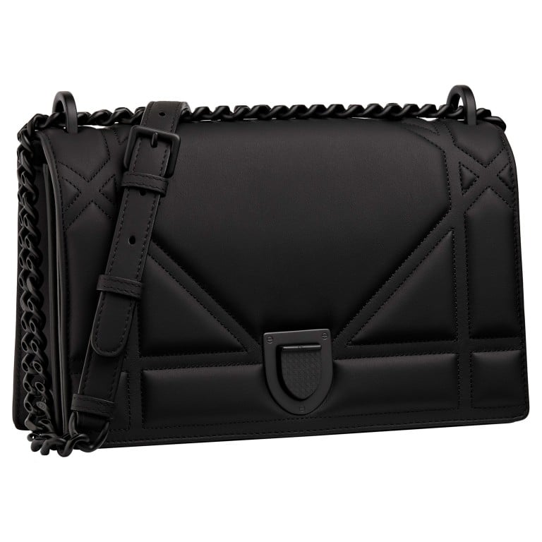 Dior’s new Ultra Black accessory collection – presented during the French fashion brand’s Fall 2019 Couture Show in Paris – offers cool and classy additions to your must-haves shopping list.