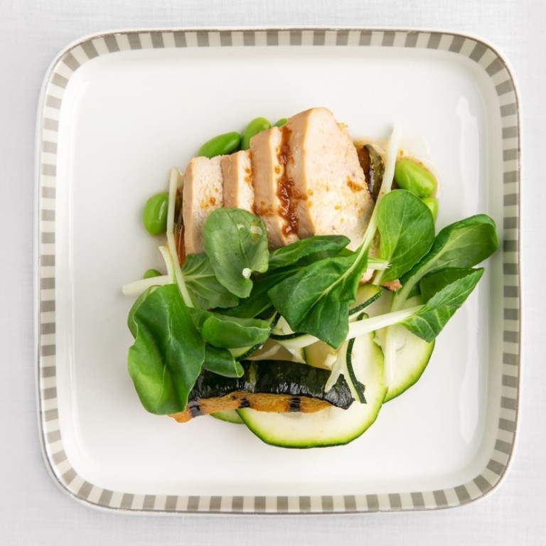 Soy poached chicken will be among the three appetisers Singapore Airlines will be offering customers as part of a locally-sourced, fine-dining initiative on its flights from Newark, New Jersey in October. Photo: Singapore Airlines
