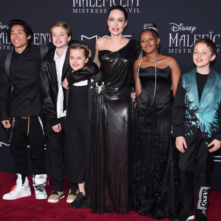 Featured image of post John Jolie Pitt 2020 Transition Desde que era ni a le manifest a su madre angelina entonces es una cosa de peter pan