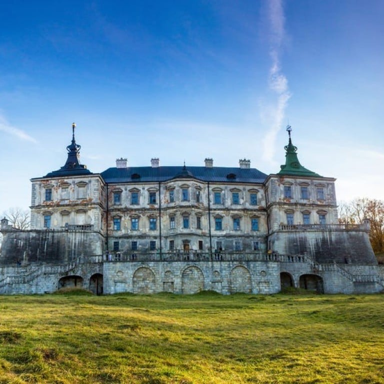 There are abandoned palaces in India, the US, England and Europe which were once lavish and are now awaiting their fate. Photo: Iryna Savina/Shutterstock