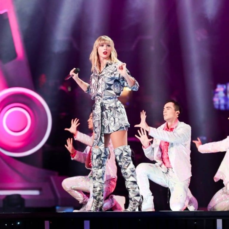 Alibaba’s massive 11.11 countdown party included American singer Taylor Swift performing a mini-concert.