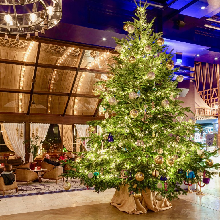 From Swarovski Tree Ornaments To Us 6 000 Crackers How To Have