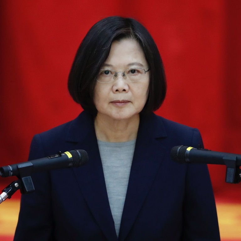 лидер тайваня цай инвэнь. цай инвэнь и си цзиньпин. противостояние китая и тайваня. цай инвэнь тайваньский политик. цай инвэнь.