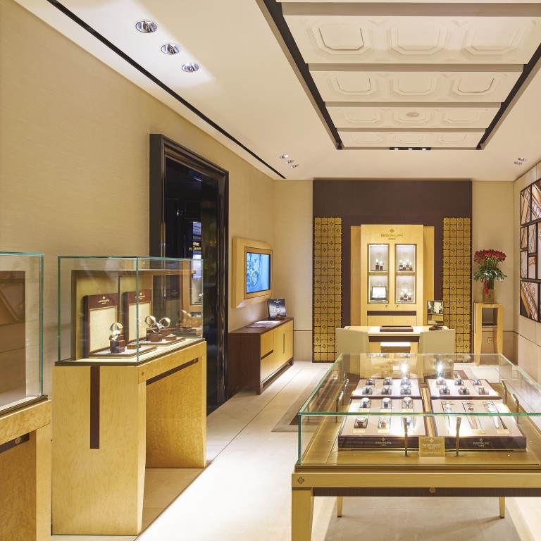Why E Commerce Isn T A Threat To Luxury Watch Stores The Hour