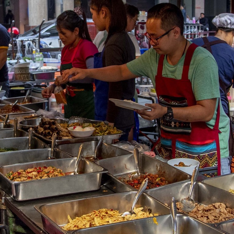 Bangkok Street-Food Stalls Are Trying to Give Up Plastic Bags - Bloomberg