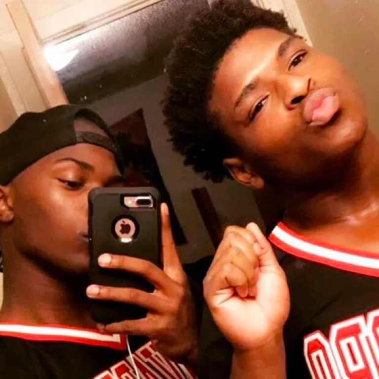 Cheer stars Jerry Harris and La'Darius Marshall. Photo: @ladarius_marshall17/Instagram