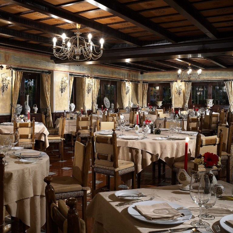 Sabatini Plates Traditional Roman Dishes Amid Rustic Decor And Dishes Amid Rustic Decor