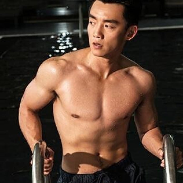 Keep your shirt on – actor Zheng Kai will be returning to the eighth season of Keep Running. Photo: 163.com