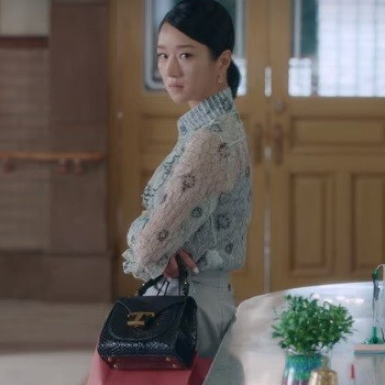 Product placement in K-drama with Seo Ye-ji holding Tod’s Timeless T Bag in It's Okay to Not Be Okay. Photo: Tod's