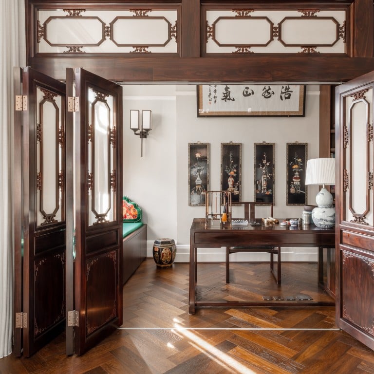 Holloway Li used screens throughout the house to divide private areas from more public ones. Photos: Nicholas Worley