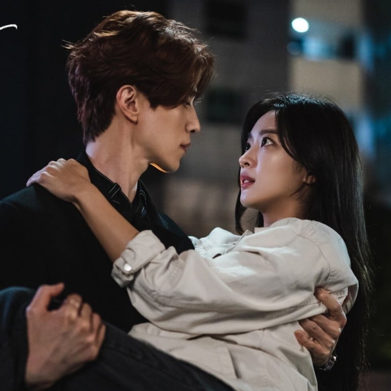 Tale of the Nine Tailed tells the story of nine-tailed fox Lee Yeon and Nam Ji-ah, the television producer who’s determined to track him down. Photo: Kdramadiary