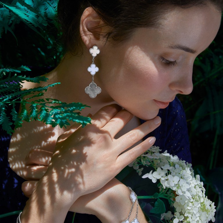 Van Cleef & Arpels Women's Necklaces - Expertized luxury necklaces