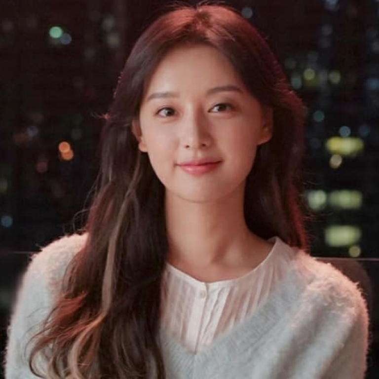 A young Kim Ji-won before she was scoring roles in hit K-dramas. Photo: @tasyayh/Twitter, @geewonii_pr_crew/Instagram