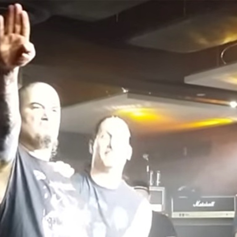 Pantera Racist Lyrics Former Pantera singer Phil Anselmo gives Nazi salute and ‘white power ...