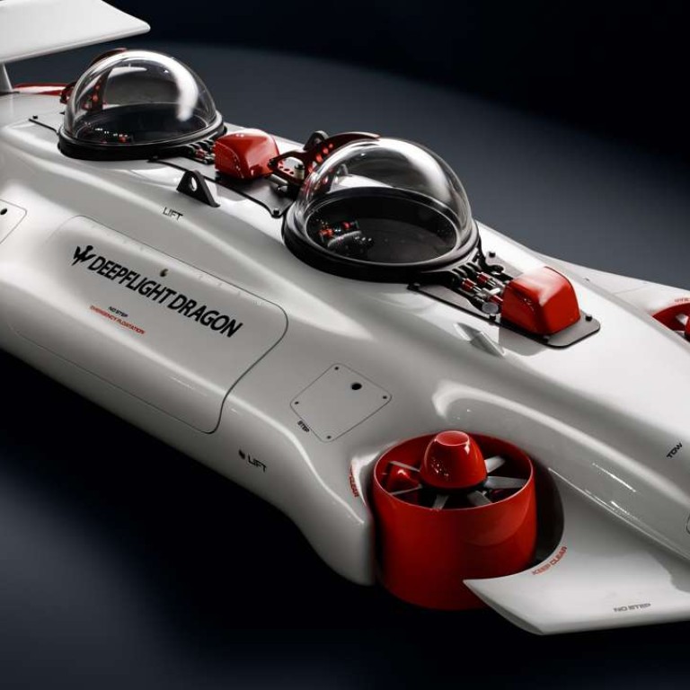 The DeepFlight Dragon submarine is easy to drive and features a hovering function