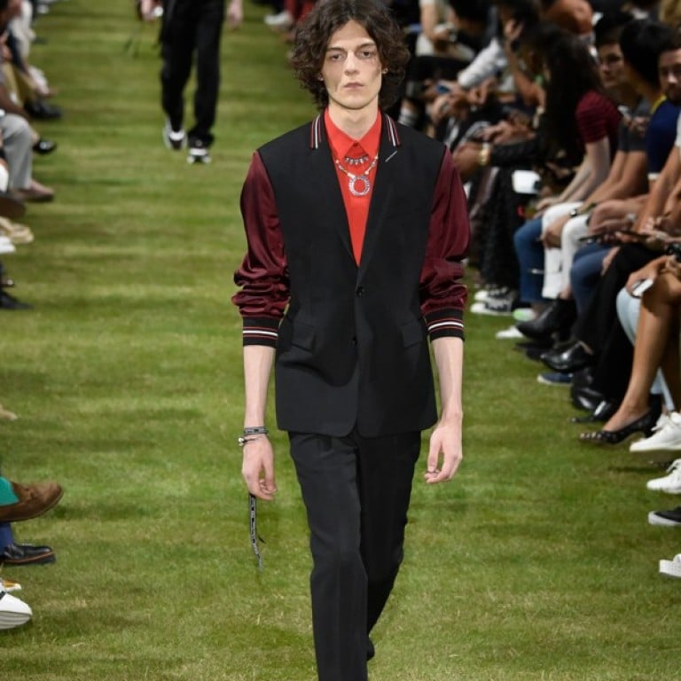 KRISVANASSCHE セットアップ + Dior Homme ジレ セット Kris Van Assche gives tailoring a sportswear twist at Dior Homme