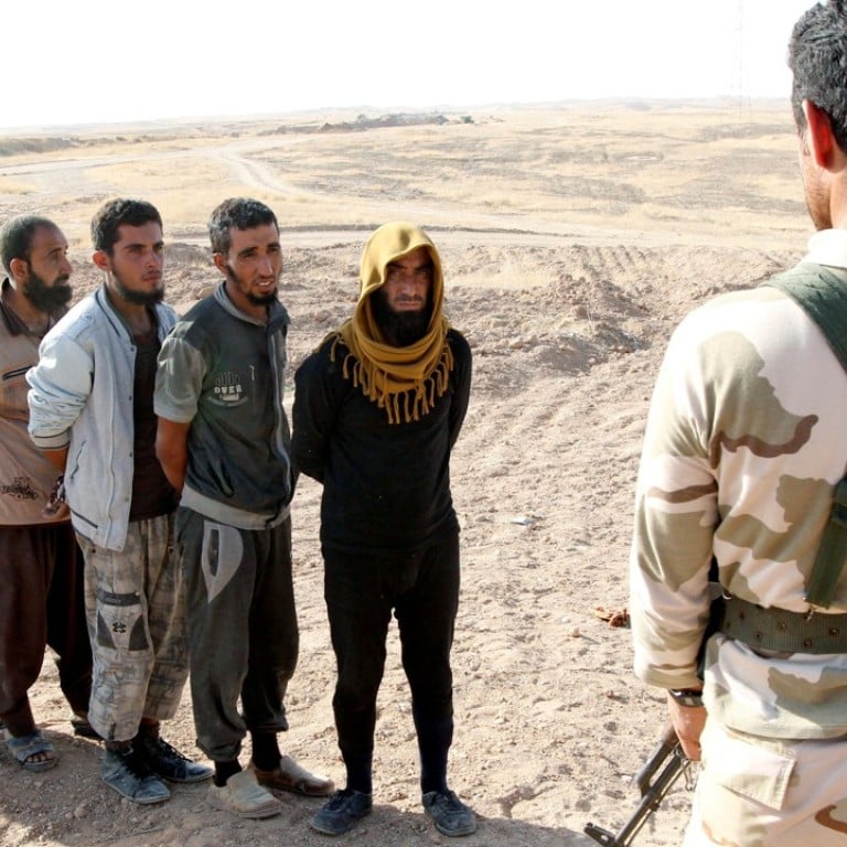 In Rare Scenes Hundreds Of Islamic State Fighters Are Surrendering En Masse In Key Iraqi City