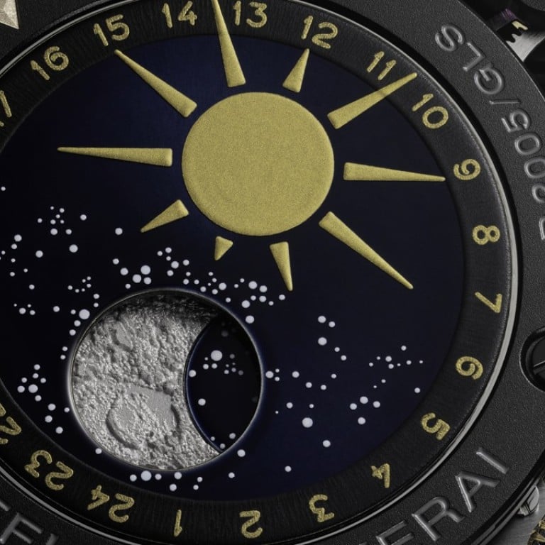 L’Astronomo Luminor 1950 Tourbillon Moon Phases Equation of Time GMT is dedicated to Galileo Galilei. This is the first timepiece from the brand to feature a moon phase. The day/night indicator which also displays the phases of the moon is found on the caseback.