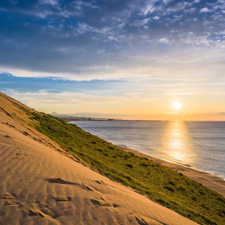 The Tottori Sand Dunes are part of Japan’s Sanin Kaigan National Park and present a breathtaking and unique natural formation. Photo: Thinkstock
