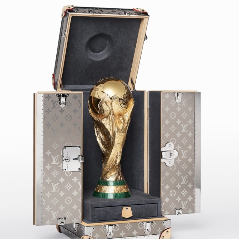 LOUIS VUITTON FIFAワールドカップ ラゲッジタグ Stylish trunk for FIFA World Cup Russia trophy is released