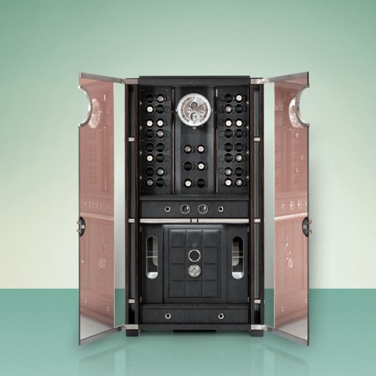 The HK$2.31 million Solitaire Vision Orbit Tourbillon come with bulletproof spyglass doors. Thirty-eight watches can be kept in the main display area, while another eight pieces can be stored in the SI-60 safe at the bottom.