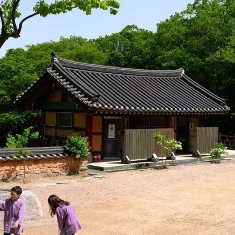 Busan’s Beomeosa is a beacon of harmony and wellness and its Seon programme of chanting, prostrations, tea ceremonies, and meditation cleanses the spirit. Photo: Andrew Sun