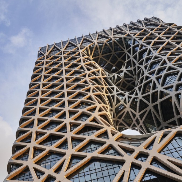 The impressive Zaha Hadid-designed Morpheus hotel, with its stunning exoskeleton-bound glass exterior and luxurious interiors, cannot fail to stand out from the crowd on Macau’s Cotai Strip.