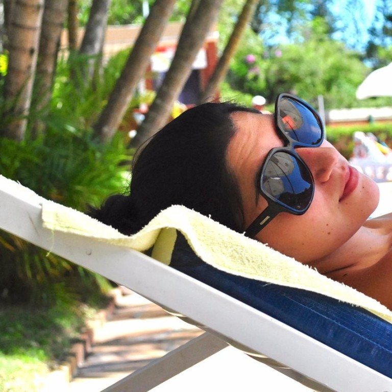 To ensure we really relax and enjoy our free time, we need to change our relationship with our mobile devices so we stop using them so much. Photo: Flickr/Christian Benseler