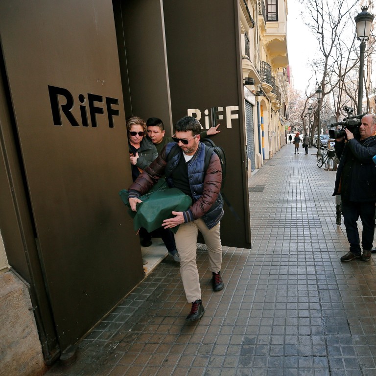 Woman dies, 31 sickened with food poisoning, after eating at Michelin(00)