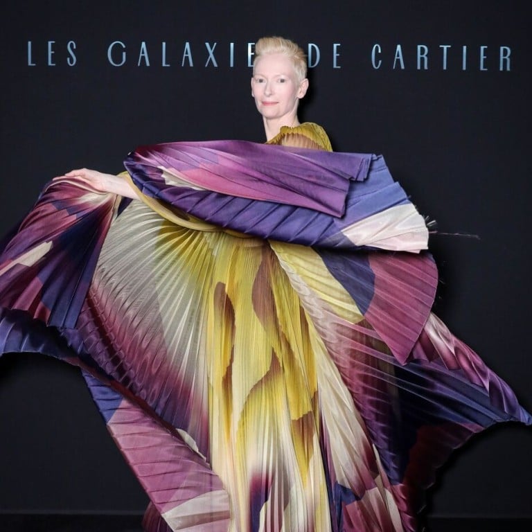 Tilda Swinton flaunts a stunning, flowing dress at the dinner party of ‘Les Galaxies de Cartier’.